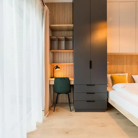 Heart Of Luxury By Bookinghost * Poznań